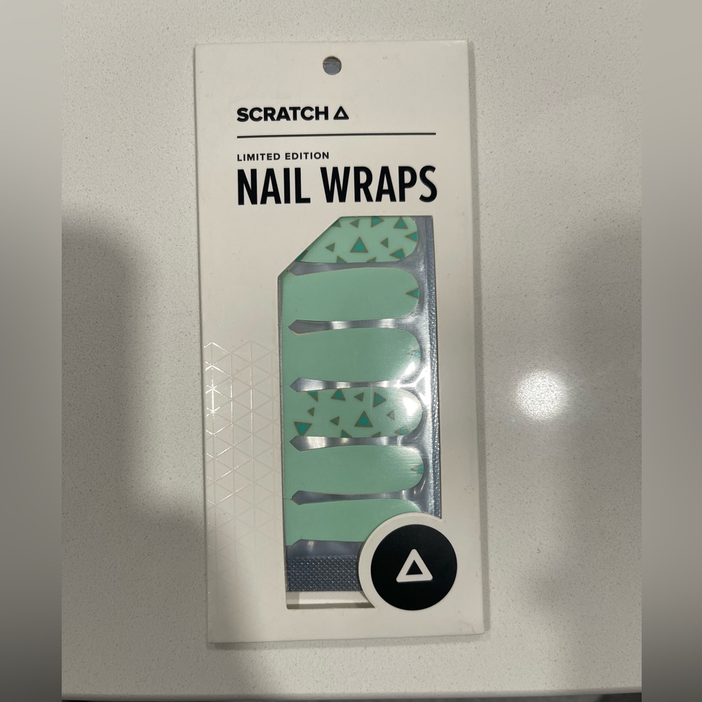 Scratch Nail Wrap